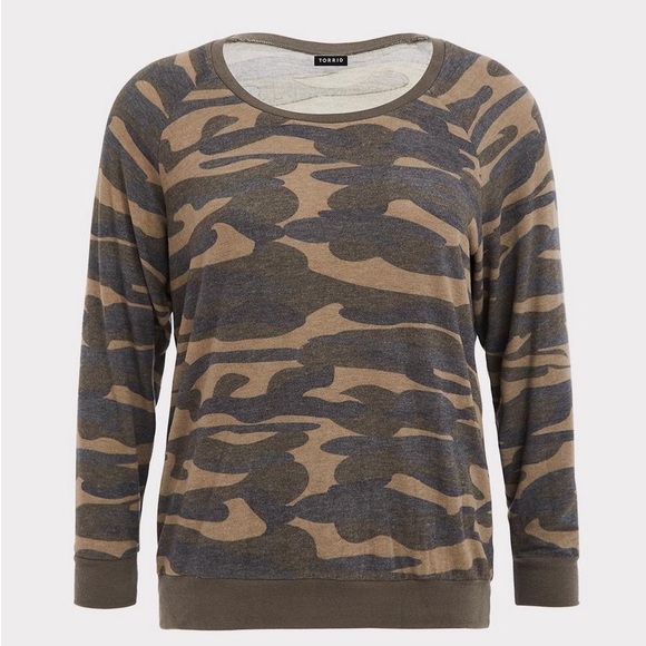 Torrid “Super Soft” Plus Size Camouflage Crew Neck Sweatshirt Size 2X - Picture 2 of 10